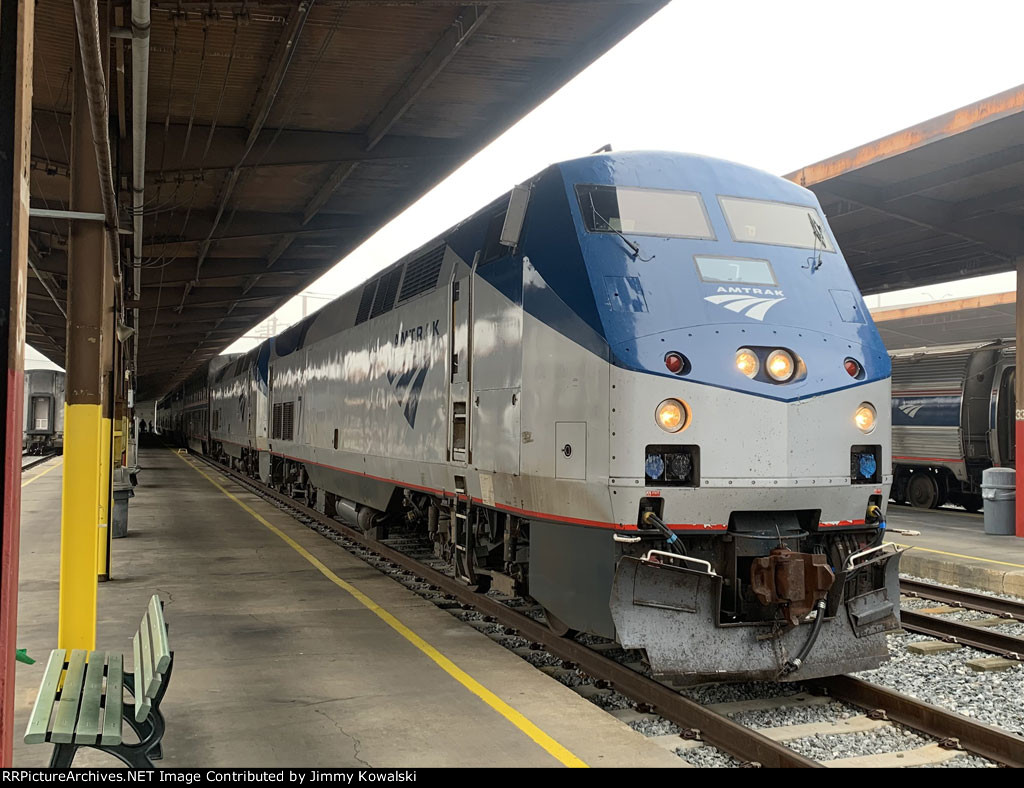 Amtrak 7 P42DC